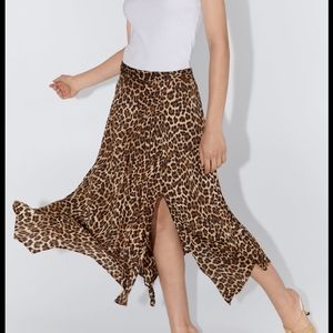 NWT Zara midi cheetah pleated skirt